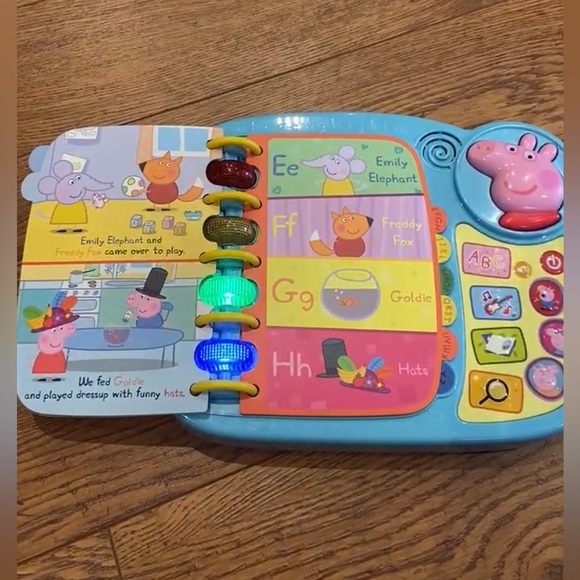 Peppa Pig Learn and Discover Music Book - Picture 2 of 3